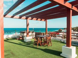 ISLA MUJERES MAYAKITA LUXURY VILLA with ROOFTOP JACUZZI, villa in Isla Mujeres