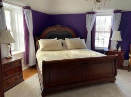 Seabank House Bed and Breakfast The Royal, hotel dengan parkir di Pictou
