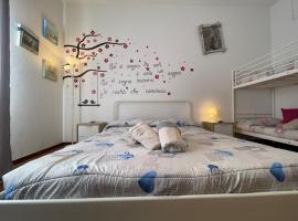 Le Palme 98 "Casa Vacanze", Ferienwohnung in Lido di Camaiore