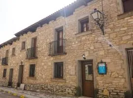 CASA MERCEDES-PUERTOMINGALVO