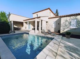 MAGNIFIQUE VILLA CONTEMPORAINE avec PISCINE, vacation home in Mus