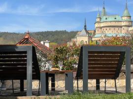 Apartments Hradný Mur, hotelli kohteessa Bojnice