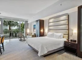 Junior Suite 2 at Sorrento Residences- Miami Beach home