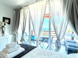 Sweet home deluxe, serviced apartment in Playa de las Americas