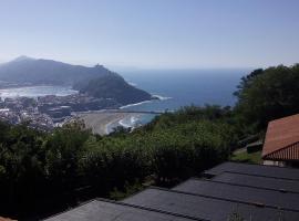 Albergue/Auberge ULIA Youth Hostel, hotel perto de Monte Ulía, San Sebastián