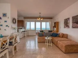Agiazi Beachfront Apartment