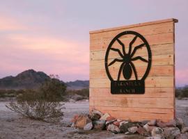 Tarantula Ranch Campground & Vineyard near Death Valley National Park、アマゴサ・バレーのホテル
