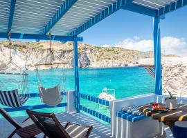 Aquanis Anchored, sea front house, Firopotamos โรงแรมใกล้ Plathiena Beach ในFiropótamos