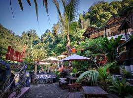 Jungle Inn Bukit lawang, hotel di Bukit Lawang