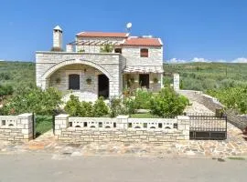Villa Ahlades