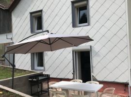 Le Gîte du Petit Béret – hotel z parkingiem w mieście Plainfaing