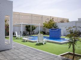 THE POOL VILLA - TANUF: Nizva, Bahla Fort yakınında bir otel