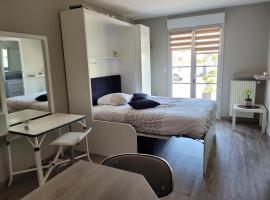 CHANGÉ, 10mn du circuit du Mans – hotel w mieście Changé