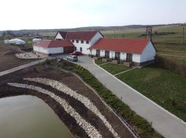 Alsószuha Lovas Panzió, hotel with parking in Alsószuha