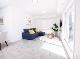 Luxury & Comfy Apartment, Mins Drive To All Niagara Falls Attraction, hotel v destinaci Niagara Falls