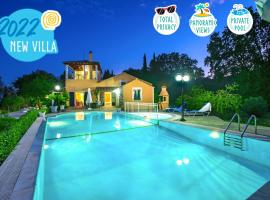 Villa Bouritsa with private pool: Karyótikon şehrinde bir otel