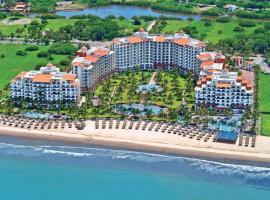 Beachfront 2 bedroom Condo in Playa Royale Resort, Nuevo Vallarta, resort in Nuevo Vallarta 