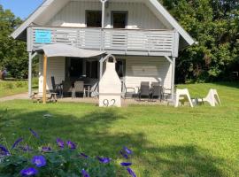 Ferienhaus am Silbersee Leni, hotel in Frielendorf