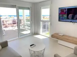 Beautiful apartment with pool near the beach