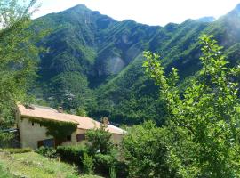 Le Mont d'Olivine, hotel cu parcare din Utelle