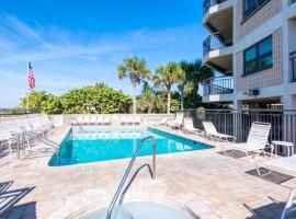 Gulf Strand Resort by Travel Resort Services, serviced apartment in St Pete Beach