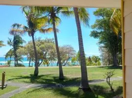 Grand studio 4 pers superbe vue mer et cocotiers dans Village Vacances Sainte-Anne plage à - 30 m
