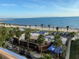 Sea view apartment/beach/city center/WiFi