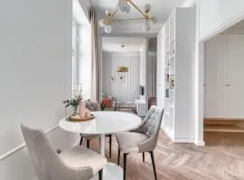 MARGI Aura LUX LARGE and VERY GLAM Studio