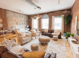 The Sanctuary Company Johnson City，位于约翰逊城的酒店