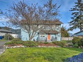 Coastal Haven Getaway about 1 Mi to Mill Beach!, villa in Brookings