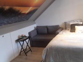 Studio vlak bij het strand, Hotel in Petten