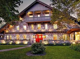 Stone Chalet Bed & Breakfast Inn, hotel near University of Michigan Golf Course, Ann Arbor