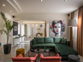 Maison De Mare, 4BR Central Luxury Beach Residence, hotel in Hersonissos