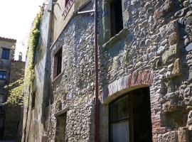 BAIX EMPORDÀ. Increíble casa en pueblo medieval, hotel v destinaci Cruïlles