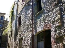 BAIX EMPORDÀ. Increíble casa en pueblo medieval