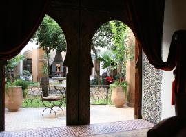 Riad Laaroussa – hotel w pobliżu miejsca Karaouiyne w Fezie
