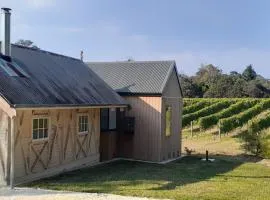 NEST- Luxury Vineyard Accommodation