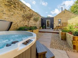 Rinstone Lodge, Thornton-Le-Dale. Moors cottage with hot tub, casa o chalet en Thornton Dale