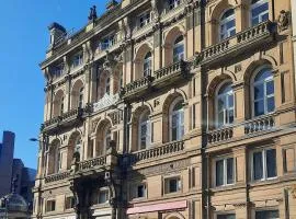 62 Castle Street Hotel