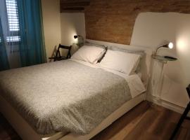 Isi GuestHouse 29, hotel v destinaci Iesi