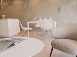 STEILLAGE - Design Moselsuiten mit Panoramablick und SPA、ブラウンエーベルクのホットタブ付きホテル