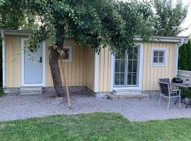 Mysigt gårdshus på vackra Stensö, bolig ved stranden i Kalmar