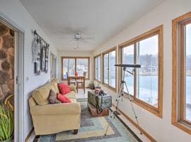Lakefront Newaygo Home - Private Dock, Kayaks, hotel in Newaygo