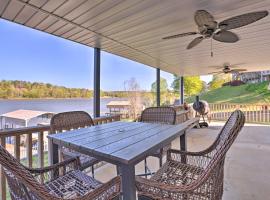 Lakefront Abode with Dock about 15 Mi to Talladega!, hotel with parking in Lincoln