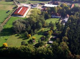 Heidegut Eschede Reitsportanlage und Feriendorf, hotel met parkeren in Eschede