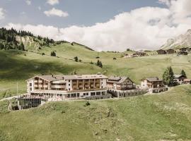 Hotel Goldener Berg, hotelli Lech am Arlbergissä