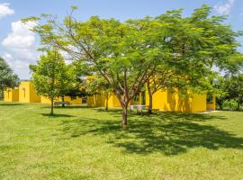 Chalés praia vermelha, hotel in São João Batista do Glória