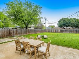 Come One, Come Y'all, vacation home in Dallas