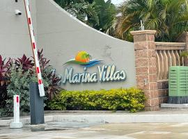 Exclusive Holidays at The Marina Villas, nastanitev ob plaži v mestu Saint Annʼs Bay