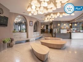 I Pavilion Hotel Phuket - SHA Extra Plus: Phuket Town şehrinde bir otel